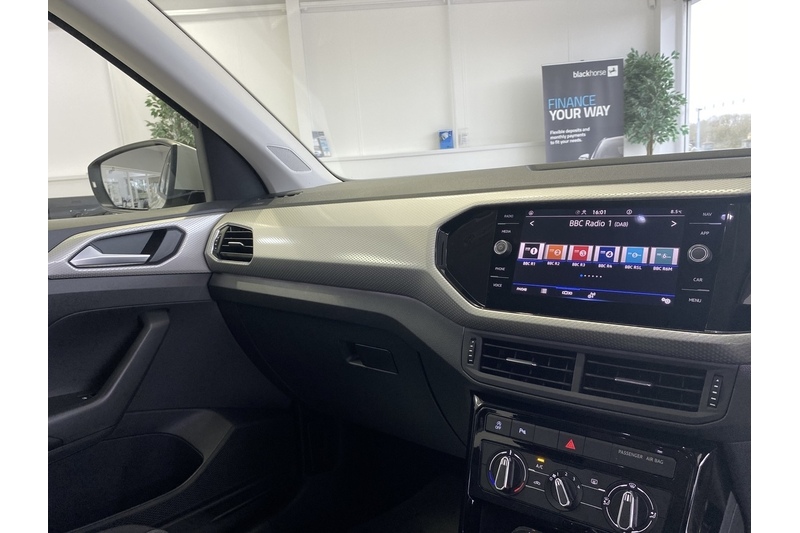 Volkswagen 1.0 TSI MOVE SUV 5dr Petrol DSG Euro 6 (s/s) (110 ps)