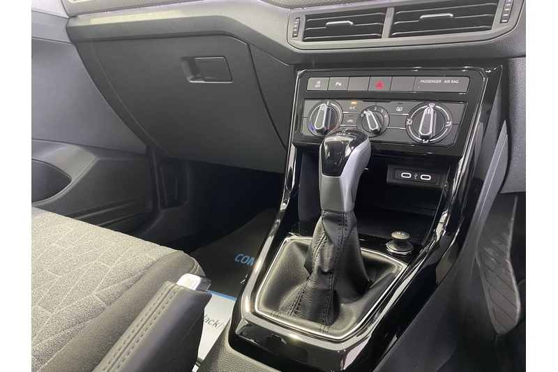 Volkswagen 1.0 TSI MOVE SUV 5dr Petrol DSG Euro 6 (s/s) (110 ps)
