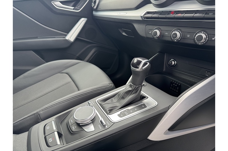 Audi 1.5 TFSI CoD 35 S line SUV 5dr Petrol S Tronic Euro 6 (s/s) (150 ps)