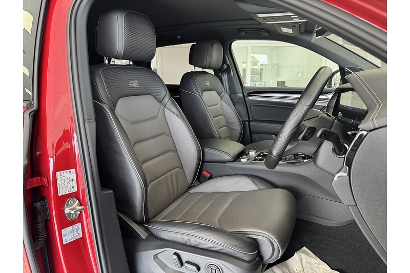 Volkswagen 3.0 TDI V6 Black Edition SUV 5dr Diesel Tiptronic 4Motion Euro 6 (s/s) (286 ps)