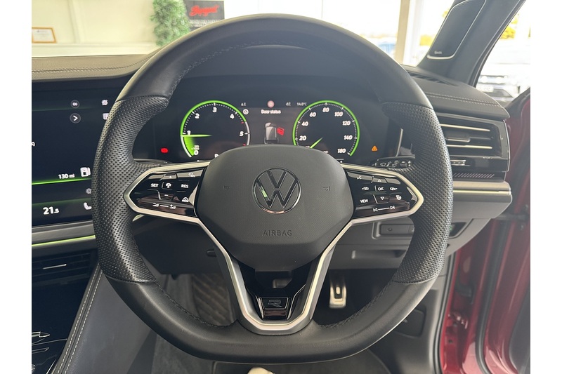 Volkswagen 3.0 TDI V6 Black Edition SUV 5dr Diesel Tiptronic 4Motion Euro 6 (s/s) (286 ps)