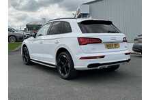 19/19 Audi Q5 2.0 TDI 40 Black Edition Diesel S Tronic quattro 190 ps