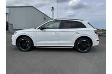 19/19 Audi Q5 2.0 TDI 40 Black Edition Diesel S Tronic quattro 190 ps