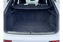 19/19 Audi Q5 2.0 TDI 40 Black Edition Diesel S Tronic quattro 190 ps