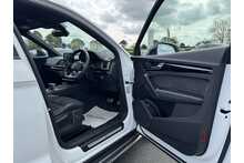 19/19 Audi Q5 2.0 TDI 40 Black Edition Diesel S Tronic quattro 190 ps