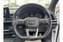 19/19 Audi Q5 2.0 TDI 40 Black Edition Diesel S Tronic quattro 190 ps