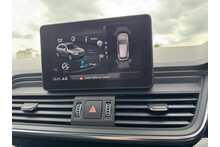 19/19 Audi Q5 2.0 TDI 40 Black Edition Diesel S Tronic quattro 190 ps