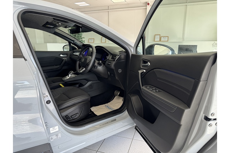 Renault E-TECH techno esprit Alpine SUV 1.6 Automatic Petrol Hybrid