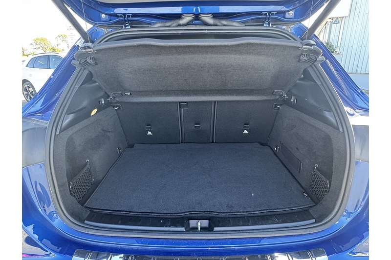 Mercedes-Benz 1.3 GLA200h MHEV AMG Line (Executive) SUV 5dr Petrol Hybrid 7G-DCT Euro 6 (s/s) (163 ps)