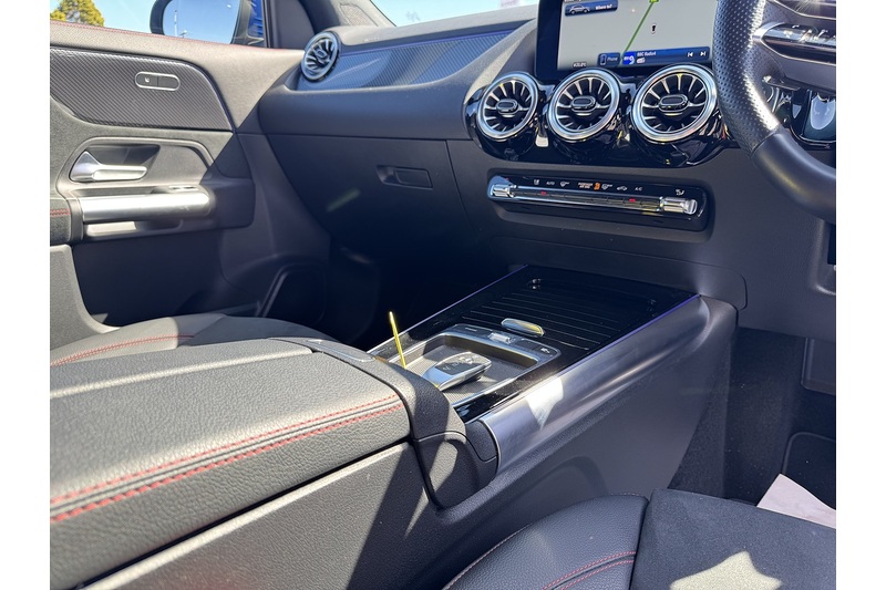 Mercedes-Benz 1.3 GLA200h MHEV AMG Line (Executive) SUV 5dr Petrol Hybrid 7G-DCT Euro 6 (s/s) (163 ps)
