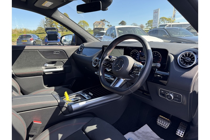 Mercedes-Benz 1.3 GLA200h MHEV AMG Line (Executive) SUV 5dr Petrol Hybrid 7G-DCT Euro 6 (s/s) (163 ps)