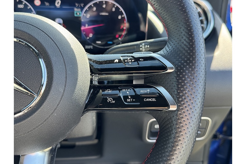 Mercedes-Benz 1.3 GLA200h MHEV AMG Line (Executive) SUV 5dr Petrol Hybrid 7G-DCT Euro 6 (s/s) (163 ps)