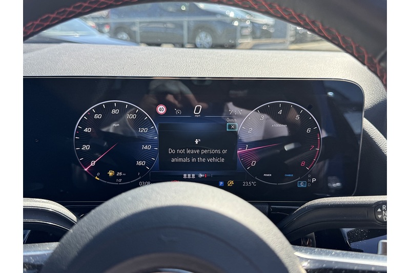 Mercedes-Benz 1.3 GLA200h MHEV AMG Line (Executive) SUV 5dr Petrol Hybrid 7G-DCT Euro 6 (s/s) (163 ps)