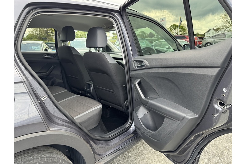 Volkswagen 1.0 TSI SEL SUV 5dr Petrol DSG Euro 6 (s/s) (110 ps)