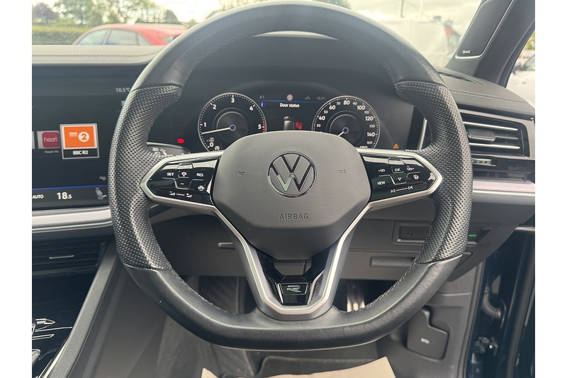Volkswagen 3.0 TDI V6 Black Edition SUV 5dr Diesel Tiptronic 4Motion Euro 6 (s/s) (286 ps)