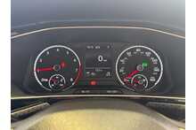 19/19 Volkswagen T-Cross TSI SEL Petrol DSG 115 ps