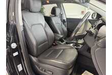 16/66 Hyundai Santa Fe CRDi Blue Drive Wiggins Edition