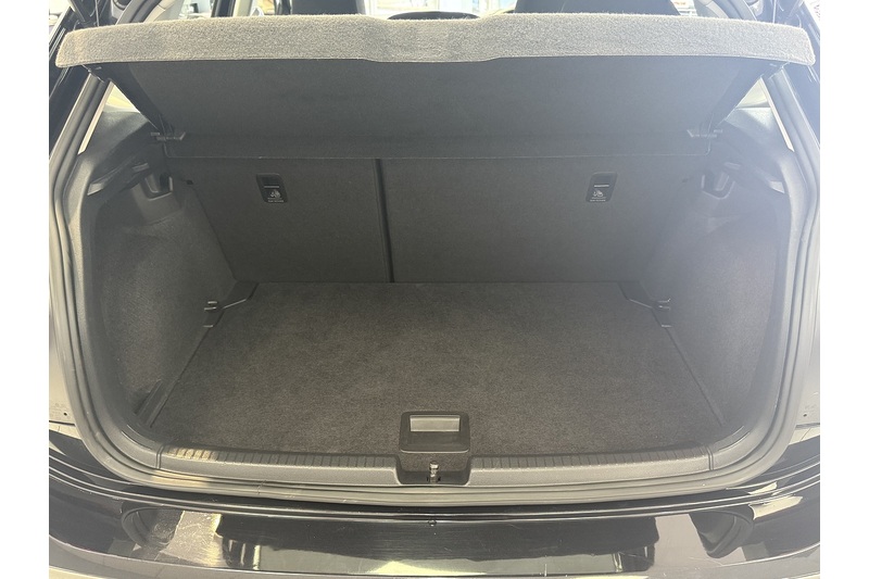 Volkswagen 1.0 TSI Life Hatchback 5dr Petrol Manual Euro 6 (s/s) (95 ps)