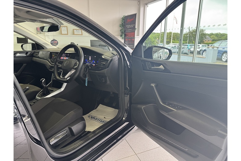 Volkswagen 1.0 TSI Life Hatchback 5dr Petrol Manual Euro 6 (s/s) (95 ps)