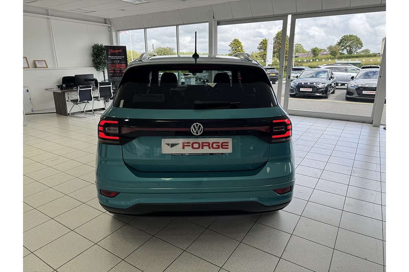 Volkswagen 1.0 TSI R-Line SUV 5dr Petrol Manual Euro 6 (s/s) (115 ps)