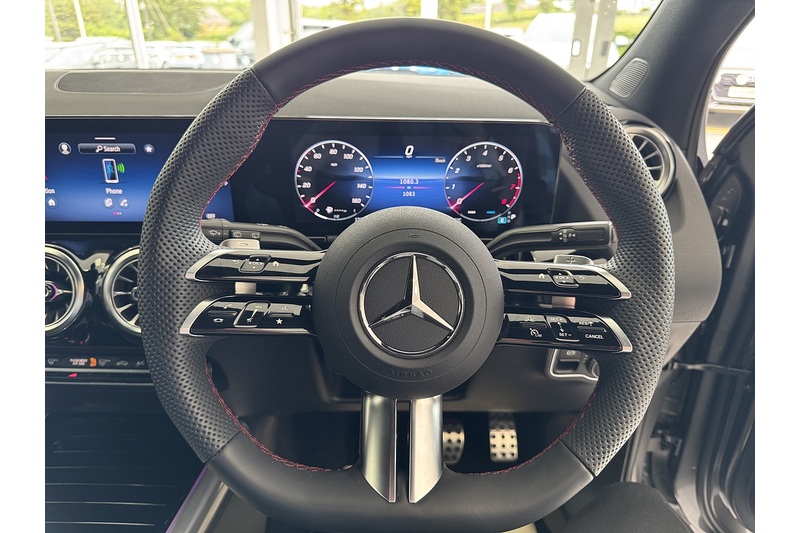 Mercedes-Benz 1.3 GLA200h MHEV AMG Line (Executive) SUV 5dr Petrol Hybrid 7G-DCT Euro 6 (s/s) (163 ps)