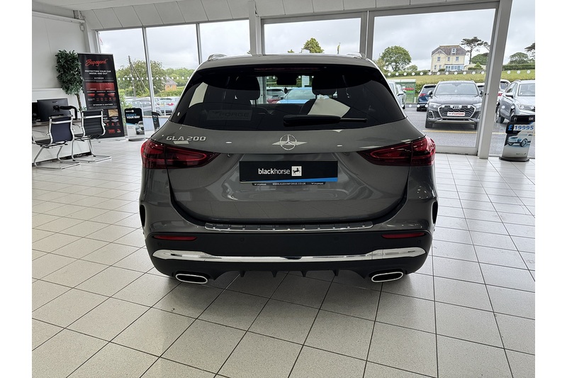 Mercedes-Benz 1.3 GLA200h MHEV AMG Line (Executive) SUV 5dr Petrol Hybrid 7G-DCT Euro 6 (s/s) (163 ps)