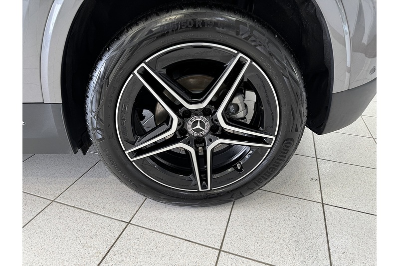 Mercedes-Benz 1.3 GLA200h MHEV AMG Line (Executive) SUV 5dr Petrol Hybrid 7G-DCT Euro 6 (s/s) (163 ps)
