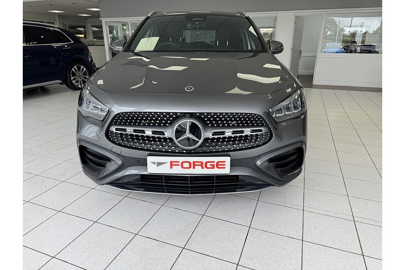 Mercedes-Benz 1.3 GLA200h MHEV AMG Line (Executive) SUV 5dr Petrol Hybrid 7G-DCT Euro 6 (s/s) (163 ps)