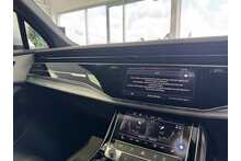 23/23 Audi Q7  3.0 TDI V6 45 S line Diesel  quattro (231 ps)