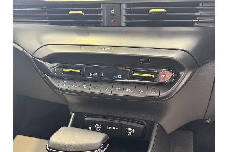 Hyundai 1.0 T-GDi Ultimate Hatchback 5dr Petrol DCT Euro 6 (s/s) (100 ps)