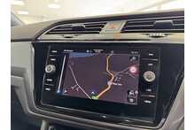 25/75 Volkswagen Touran 1.5 TSI EVO R-Line 5dr Petrol DSG 150 ps