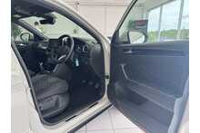 24/24 Volkswagen T-Roc 1.5 TSI R-Line SUV Petrol Manual 150 ps