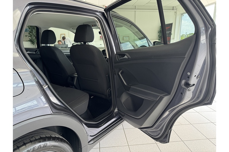 Volkswagen 1.0 TSI Active SUV 5dr Petrol DSG Euro 6 (s/s) (110 ps)