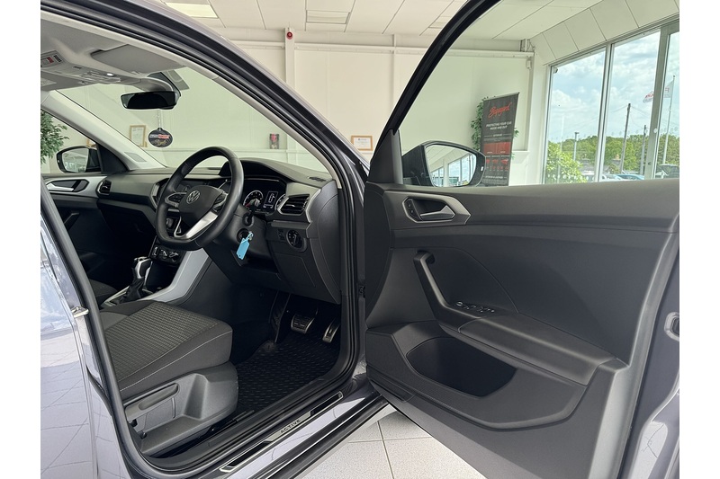 Volkswagen 1.0 TSI Active SUV 5dr Petrol DSG Euro 6 (s/s) (110 ps)