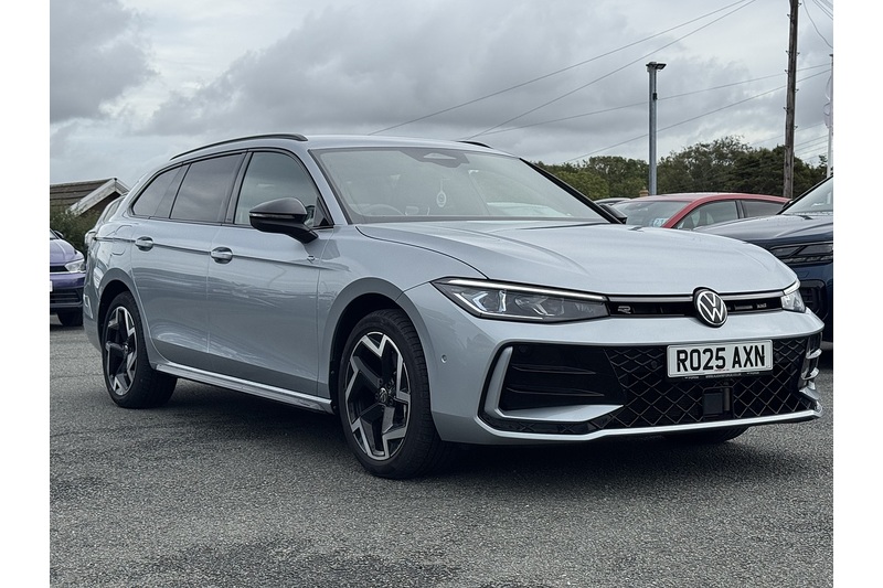 Volkswagen 1.5 TSI eHybrid 19.7kWh R-Line Estate 5dr Petrol Plug-in Hybrid DSG Euro 6 (s/s) (272 ps)