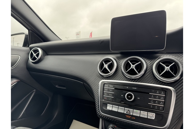Mercedes-Benz 2.1 A200d AMG Line (Premium) Hatchback 5dr Diesel 7G-DCT Euro 6 (s/s) (136 ps)