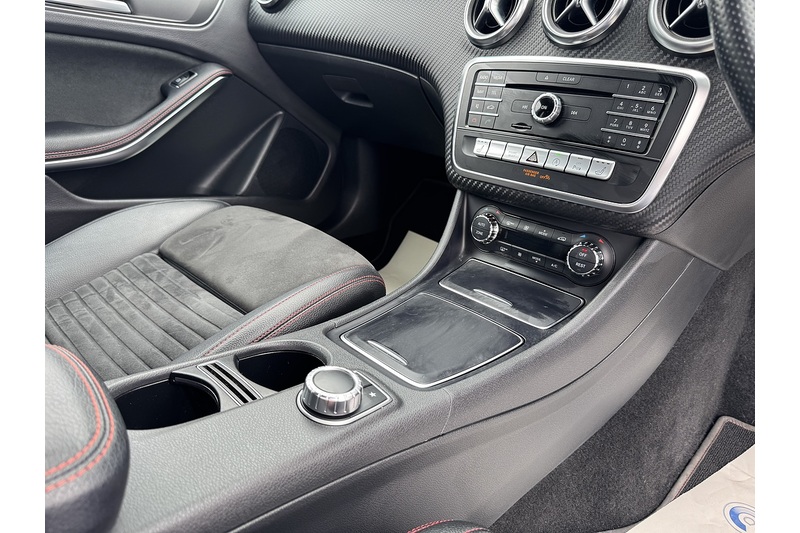 Mercedes-Benz 2.1 A200d AMG Line (Premium) Hatchback 5dr Diesel 7G-DCT Euro 6 (s/s) (136 ps)