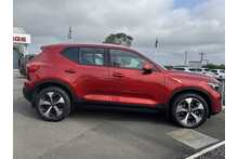 23/23 Volvo XC40 B3 MHEV Core SUV 2.0 Automatic Petrol Hybrid