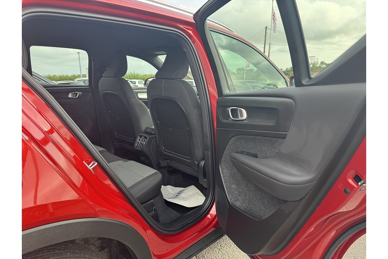 Volvo B3 MHEV Core SUV 2.0 Automatic Petrol Hybrid