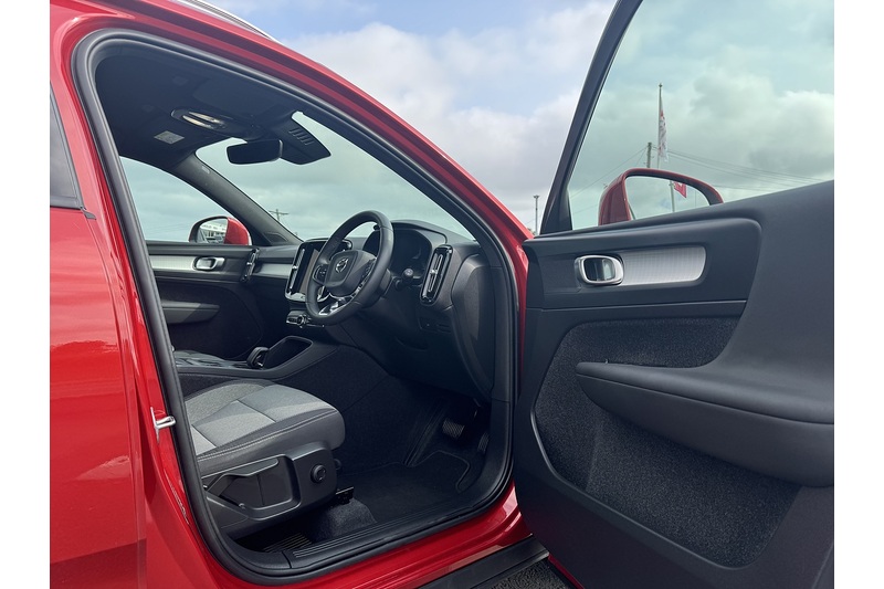 Volvo B3 MHEV Core SUV 2.0 Automatic Petrol Hybrid
