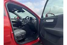 23/23 Volvo XC40 B3 MHEV Core SUV 2.0 Automatic Petrol Hybrid