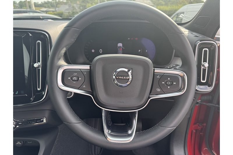 Volvo B3 MHEV Core SUV 2.0 Automatic Petrol Hybrid