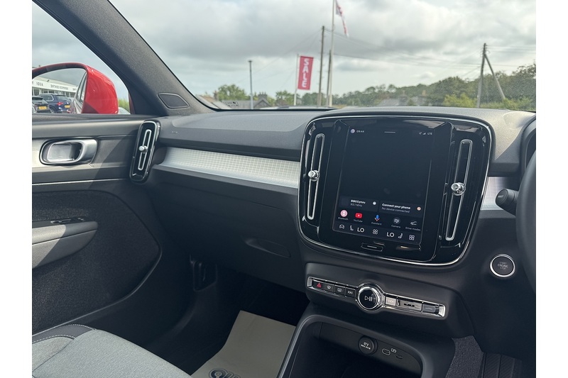 Volvo B3 MHEV Core SUV 2.0 Automatic Petrol Hybrid