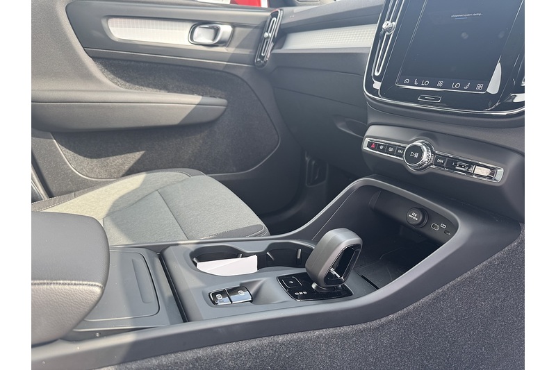 Volvo B3 MHEV Core SUV 2.0 Automatic Petrol Hybrid