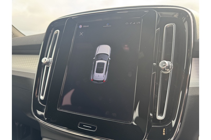 Volvo B3 MHEV Core SUV 2.0 Automatic Petrol Hybrid