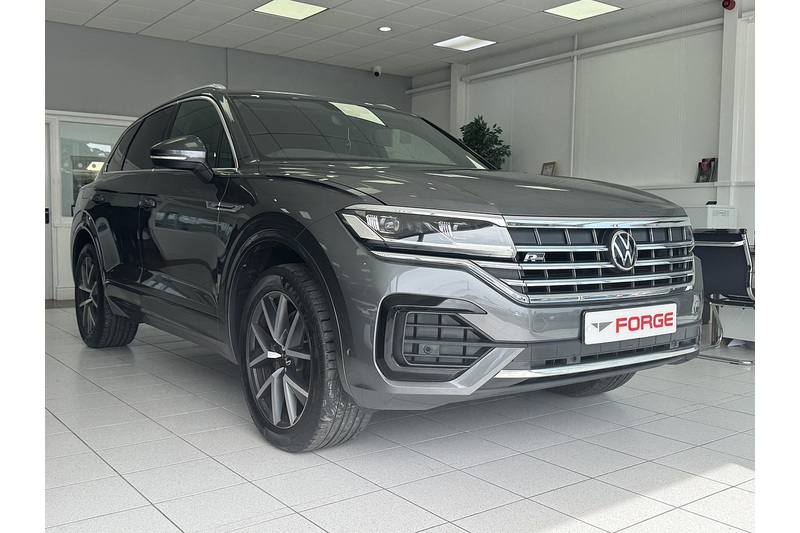 Volkswagen 3.0 TDI V6 R-Line SUV 5dr Diesel Tiptronic 4Motion Euro 6 (s/s) (286 ps)