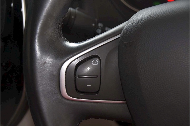 Renault 1.5 dCi ENERGY Signature X Nav SUV 5dr Diesel Manual Euro 6 (s/s) (90 ps)
