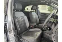 25/75 Volkswagen T-Roc 1.5 TSI Black Edition Plus Petrol DSG 150 ps