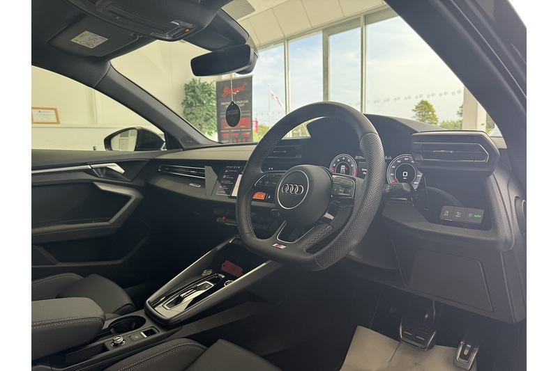 Audi 1.5 TFSI 35 Black Edition Sportback 5dr Petrol S Tronic Euro 6 (s/s) (150 ps)