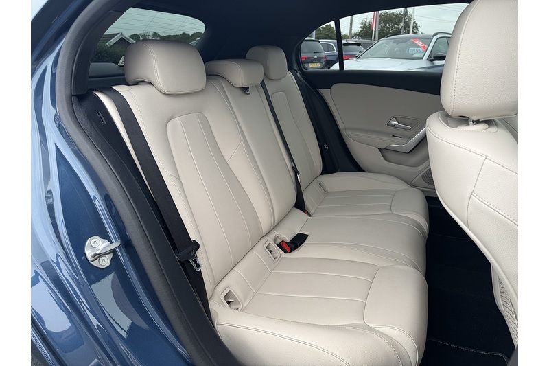 Mercedes-Benz 1.3 A180 Sport Edition (Executive) Hatchback 5dr Petrol 7G-DCT Euro 6 (s/s) (136 ps)